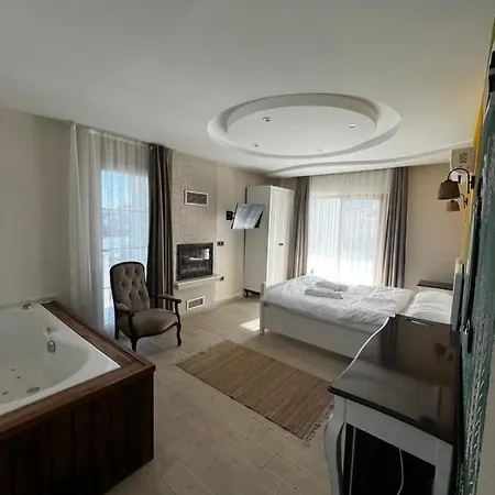 La Mira Готель