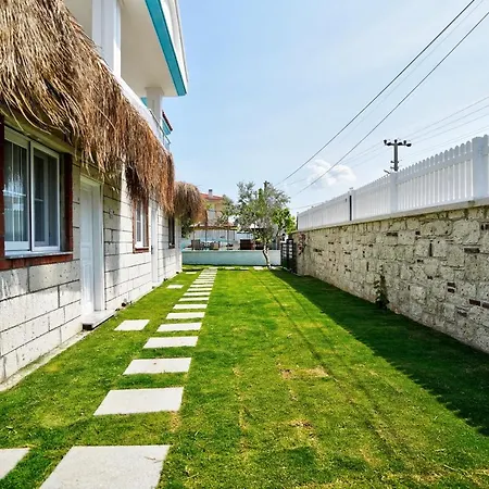 La Mira Готель Чешме