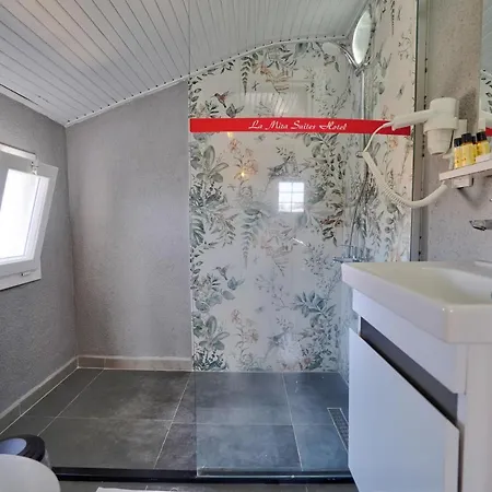 La Mira Готель