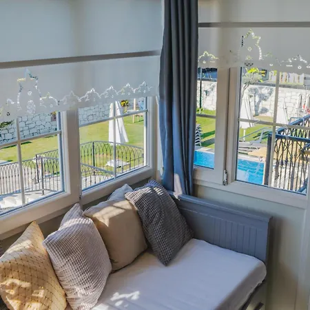 La Mira Alacati 酒店 2*