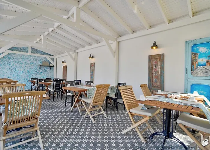 La Mira Alacati 酒店 2*