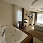 Hotel La Mira Alacati Çeşme