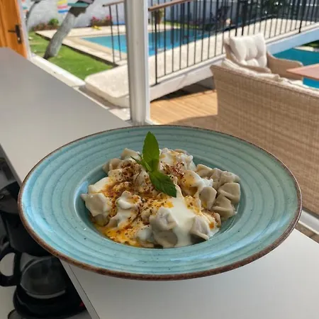 La Mira Alacati Hotel 2*
