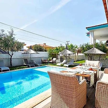 La Mira Alacati Hotel 2*
