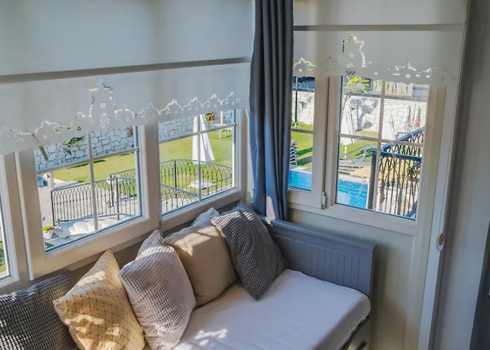 La Mira Alacati Готель 2*